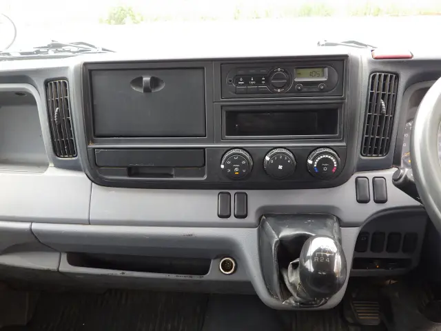 三菱 キャンター TKG-FBA60(2WD)の写真9
