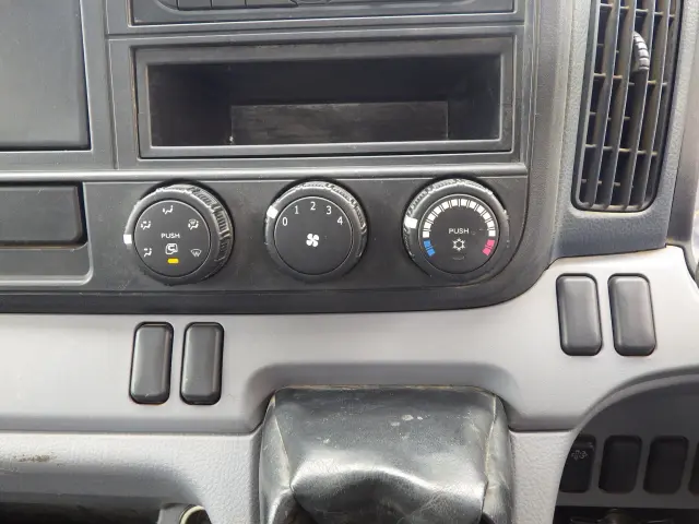 三菱 キャンター TKG-FBA60(2WD)の写真12