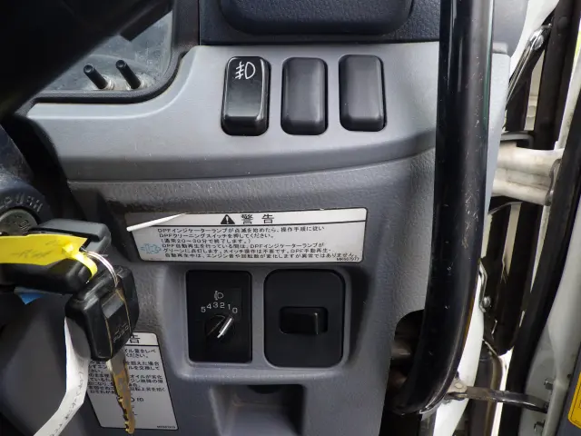 三菱 キャンター TKG-FBA60(2WD)の写真15