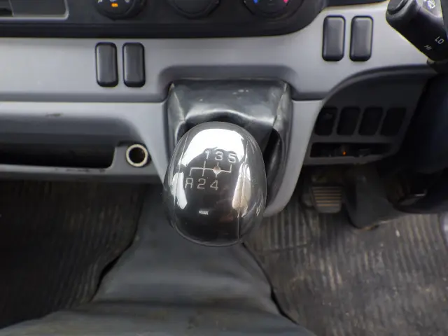 三菱 キャンター TKG-FBA60(2WD)の写真16