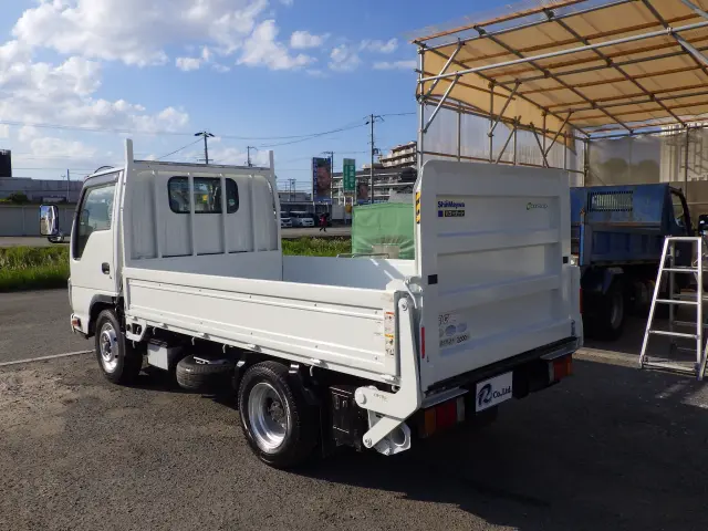 いすゞ エルフ TRG-NJR85A(2WD)の写真2