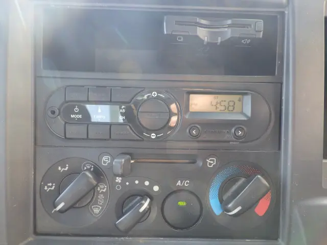 いすゞ エルフ TRG-NJR85A(2WD)の写真10