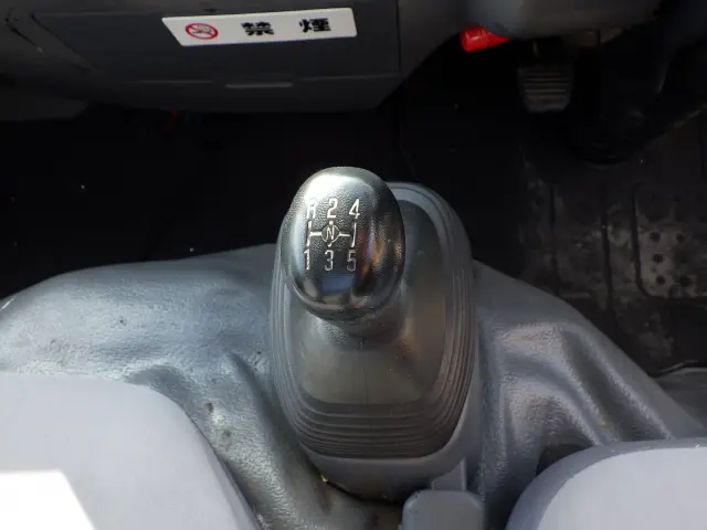 いすゞ エルフ TRG-NJR85A(2WD)の写真16