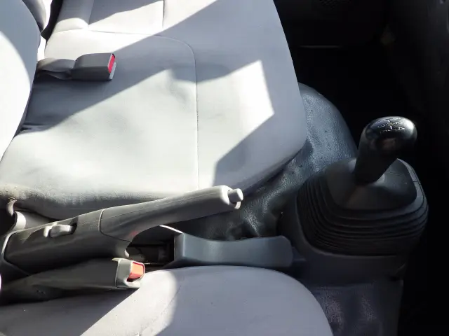 いすゞ エルフ TRG-NJR85A(2WD)の写真17