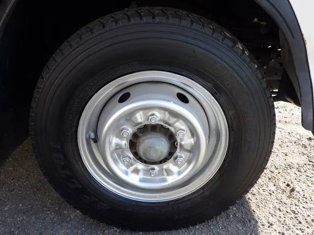 いすゞ エルフ TRG-NJR85A(2WD)の写真33