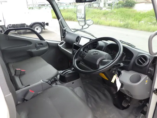 トヨタ ダイナ 2RG-XZU605(2WD)の写真7