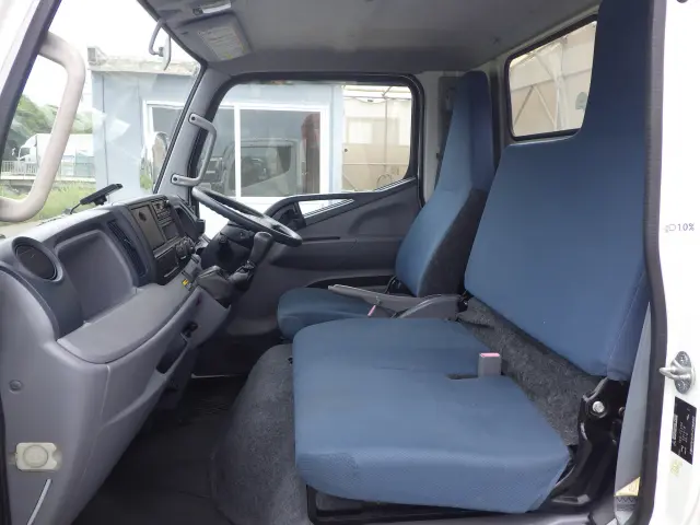 三菱 キャンター TKG-FEA50(2WD)の写真8