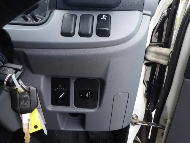 三菱 キャンター TKG-FEA50(2WD)の写真11