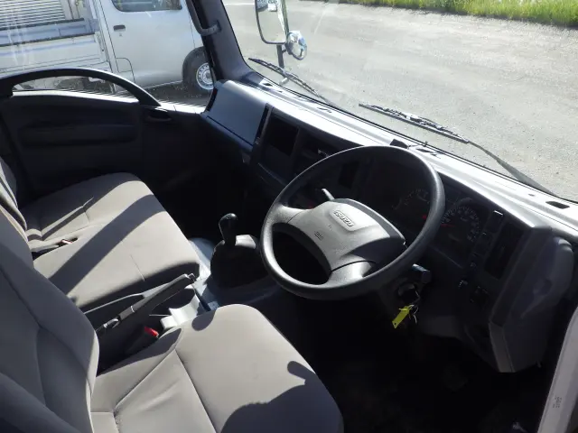 いすゞ エルフ TRG-NPR85AR(2WD)の写真6