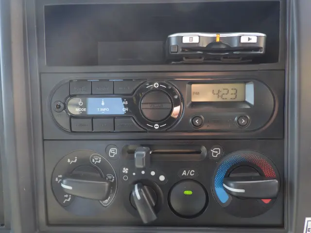 いすゞ エルフ TRG-NPR85AR(2WD)の写真10