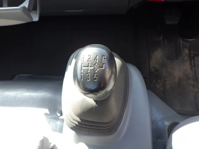 いすゞ エルフ TRG-NPR85AR(2WD)の写真16