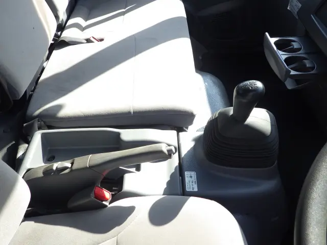 いすゞ エルフ TRG-NPR85AR(2WD)の写真17