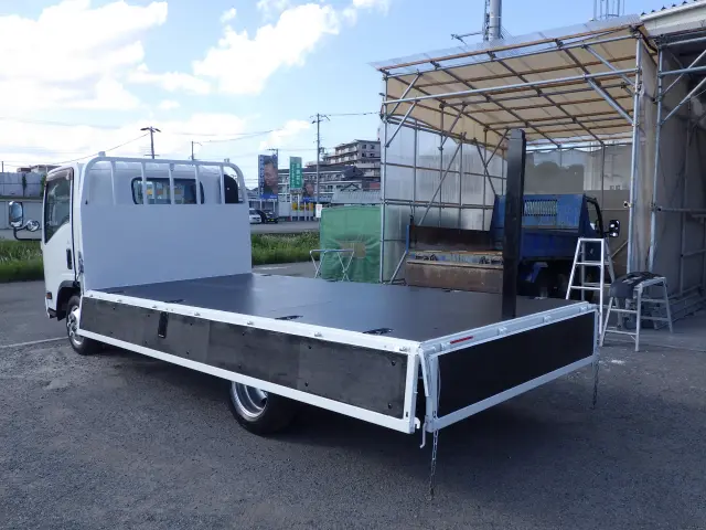 いすゞ エルフ TRG-NPR85AR(2WD)の写真24