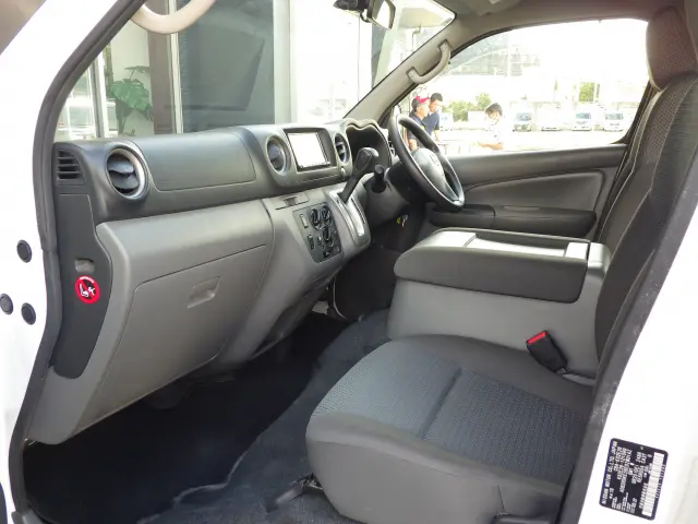 日産 キャラバン CBA-KS2E26(2WD)の写真13