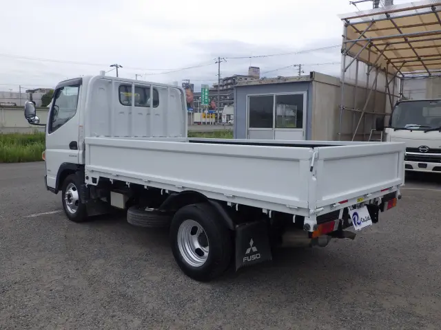 三菱 キャンター 2TG-FBA00(2WD)の写真2