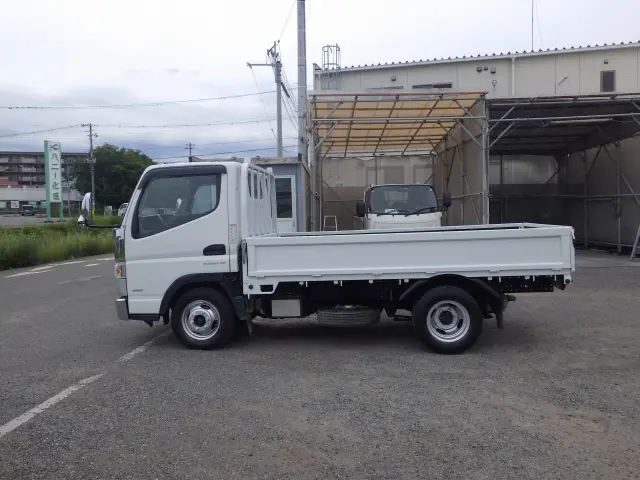 三菱 キャンター 2TG-FBA00(2WD)の写真3