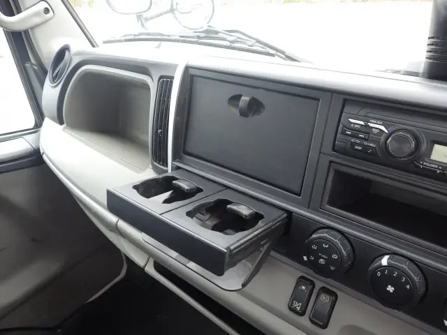 三菱 キャンター 2TG-FBA00(2WD)の写真13
