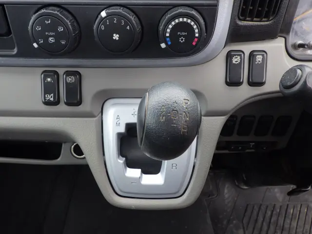 三菱 キャンター 2TG-FBA00(2WD)の写真14