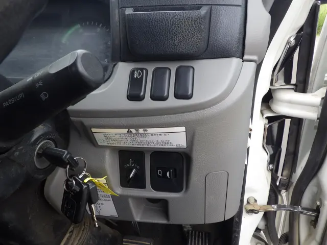 三菱 キャンター 2TG-FBA00(2WD)の写真16