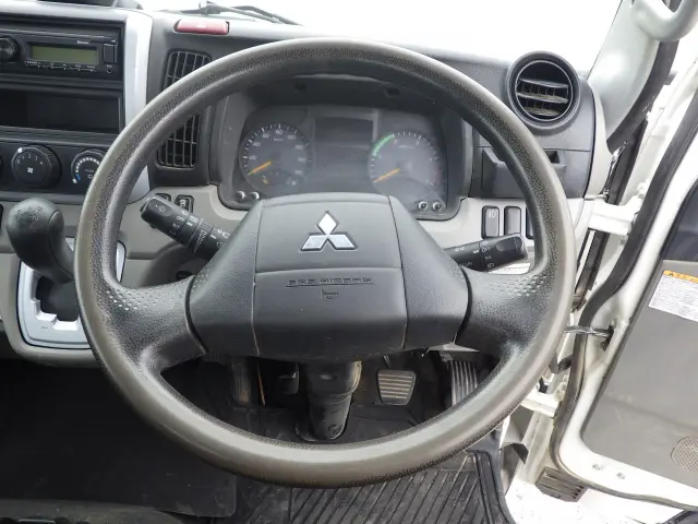 三菱 キャンター 2TG-FBA00(2WD)の写真18