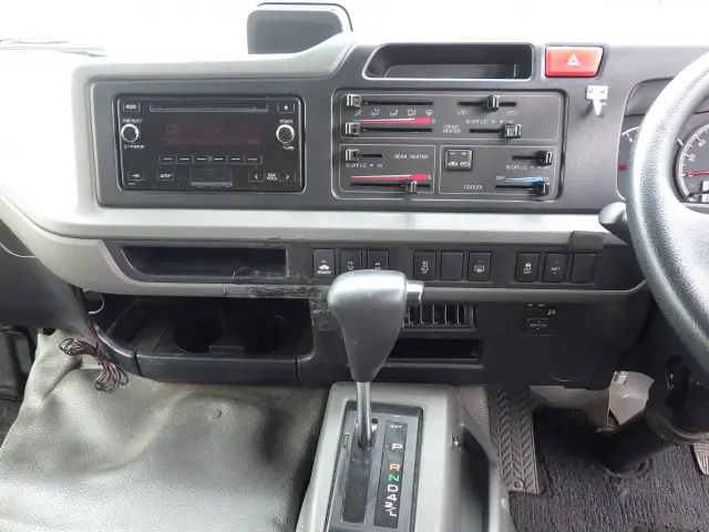 トヨタ コースター SKG-XZB60(2WD)の写真10