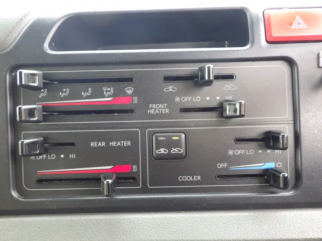 トヨタ コースター SKG-XZB60(2WD)の写真12