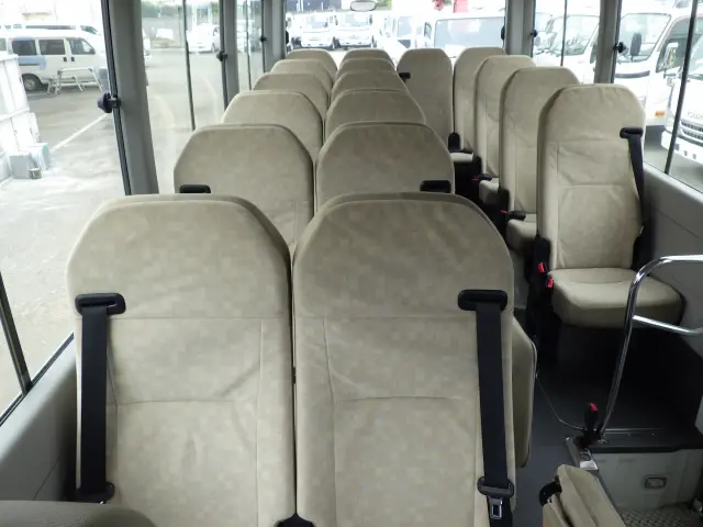 トヨタ コースター SKG-XZB60(2WD)の写真18