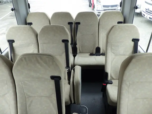 トヨタ コースター SKG-XZB60(2WD)の写真19