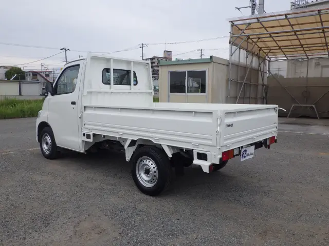 トヨタ タウンエーストラック 5BF-S403U(2WD)の写真2