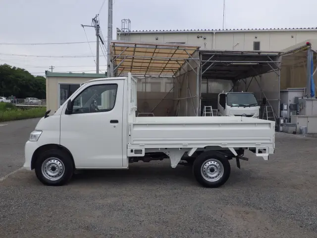 トヨタ タウンエーストラック 5BF-S403U(2WD)の写真3