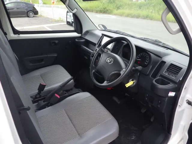トヨタ タウンエーストラック 5BF-S403U(2WD)の写真7