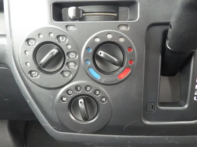 トヨタ タウンエーストラック 5BF-S403U(2WD)の写真13