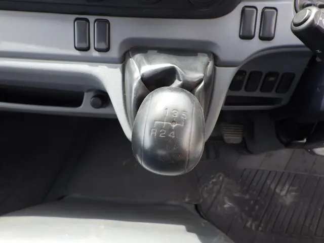 日産 アトラス TPG-FBA6W(2WD)の写真14