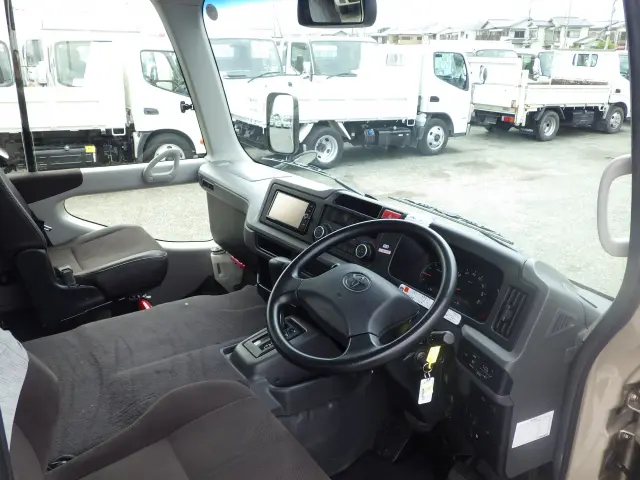 トヨタ コースター SDG-XZB70(2WD)の写真6