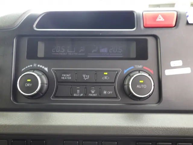 トヨタ コースター SDG-XZB70(2WD)の写真13