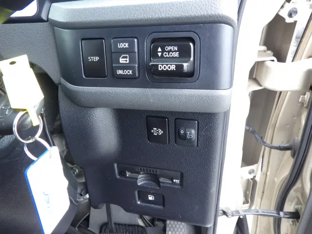 トヨタ コースター SDG-XZB70(2WD)の写真17