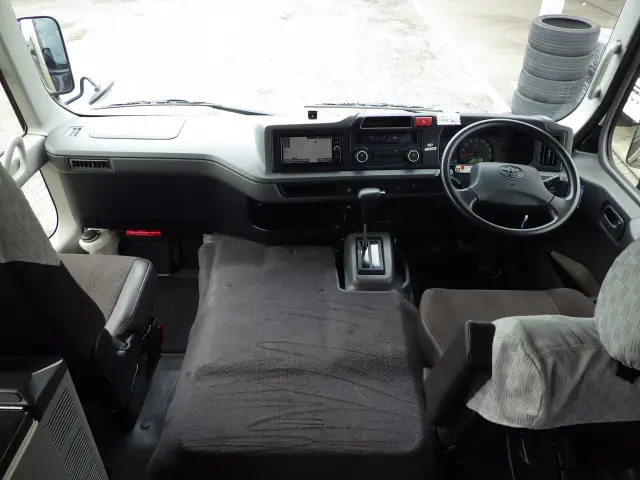 トヨタ コースター SDG-XZB70(2WD)の写真28