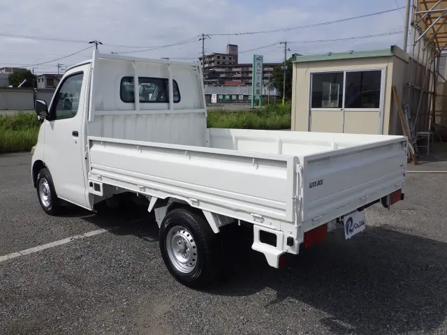 トヨタ ライトエーストラック DBF-S402U(2WD)の写真2