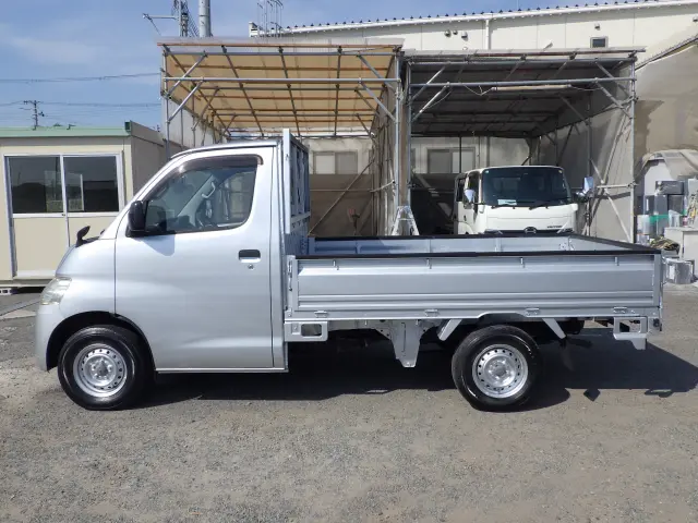 トヨタ タウンエースバン DBF-S412U(4WD)の写真3