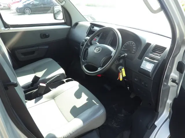トヨタ タウンエースバン DBF-S412U(4WD)の写真6