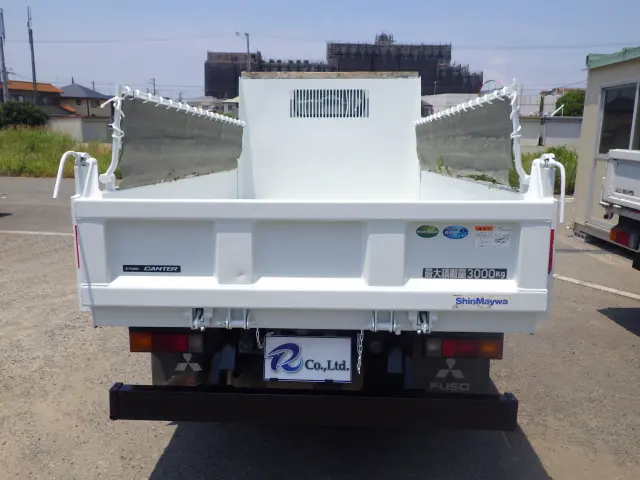 三菱 キャンター 2RG-FBA60(2WD)の写真5