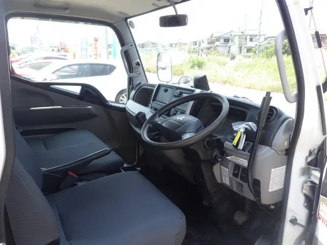 三菱 キャンター 2RG-FBA60(2WD)の写真6