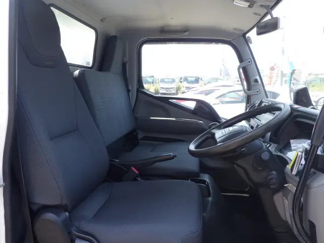 三菱 キャンター 2RG-FBA60(2WD)の写真7
