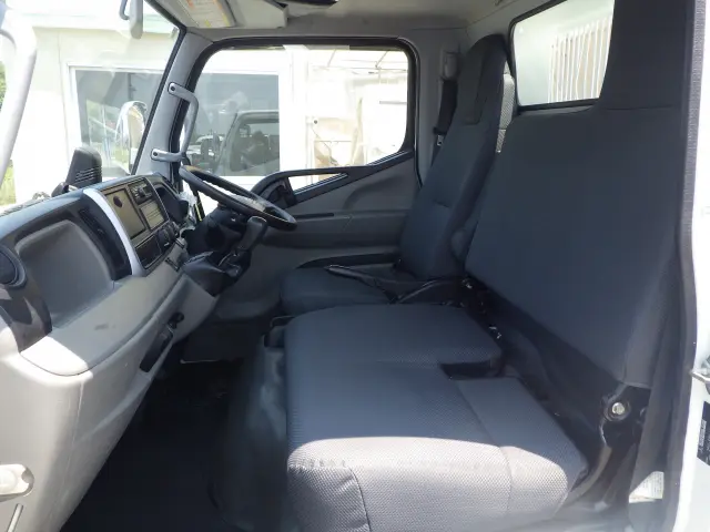 三菱 キャンター 2RG-FBA60(2WD)の写真8