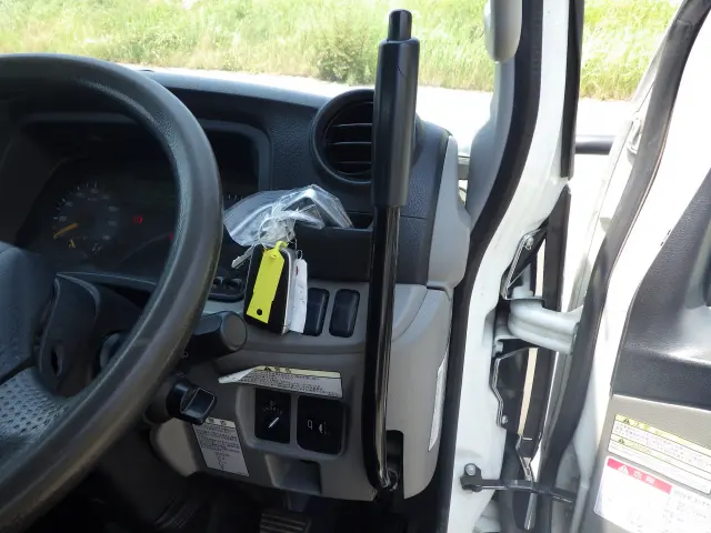 三菱 キャンター 2RG-FBA60(2WD)の写真15