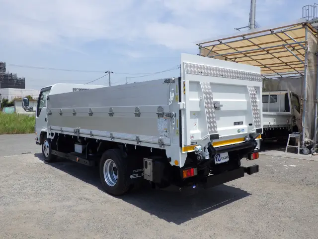 いすゞ エルフ TKG-NKR85R(2WD)の写真2