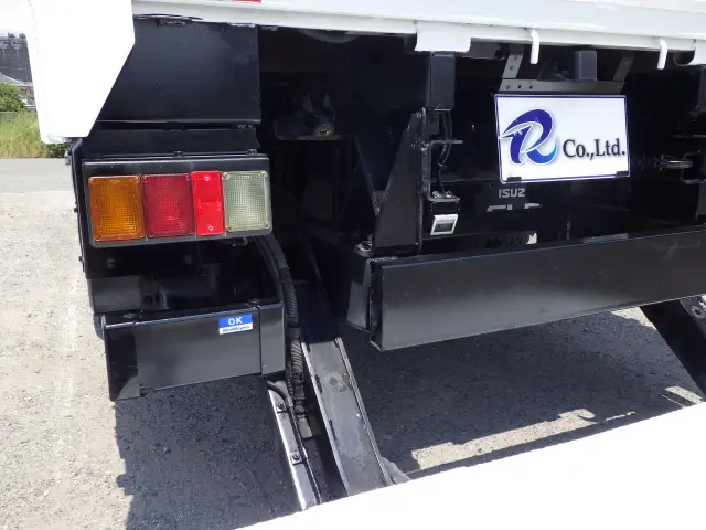いすゞ エルフ TKG-NKR85R(2WD)の写真27