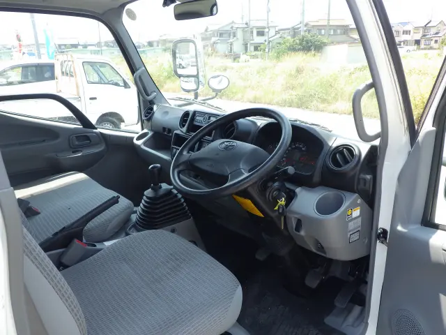 トヨタ ダイナ TKG-XZU605(2WD)の写真6