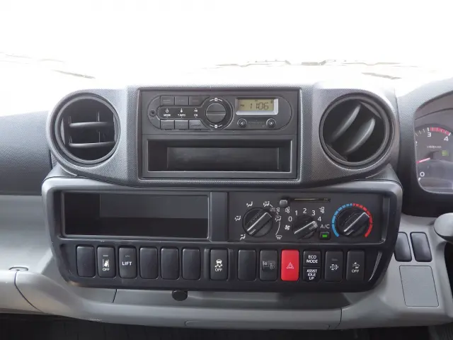 トヨタ ダイナ TKG-XZU605(2WD)の写真9
