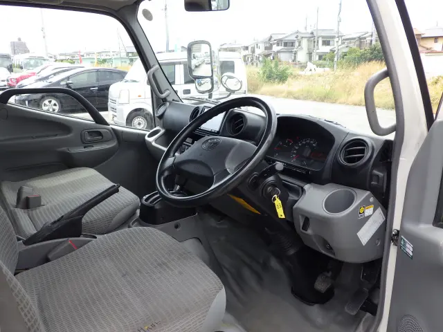 トヨタ ダイナ TKG-XZC605(2WD)の写真6